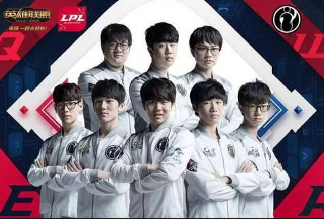 乎年龄的成 乎年龄的成